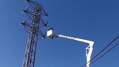 Treballs preventius a la xarxa aèria de l'empresa Electradistribució