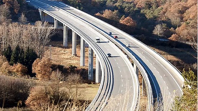 Prohibit el trànsit de camions en un tram de l'Eix Transversal per una "patologia estructural" en un viaducte